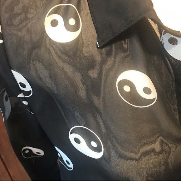 Lovely Black Sheer Nasty Gal Blouse - Size Medium - Picture 2 of 6